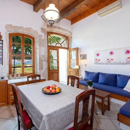 Ismini Apartments Kalívesz Kültér fotó